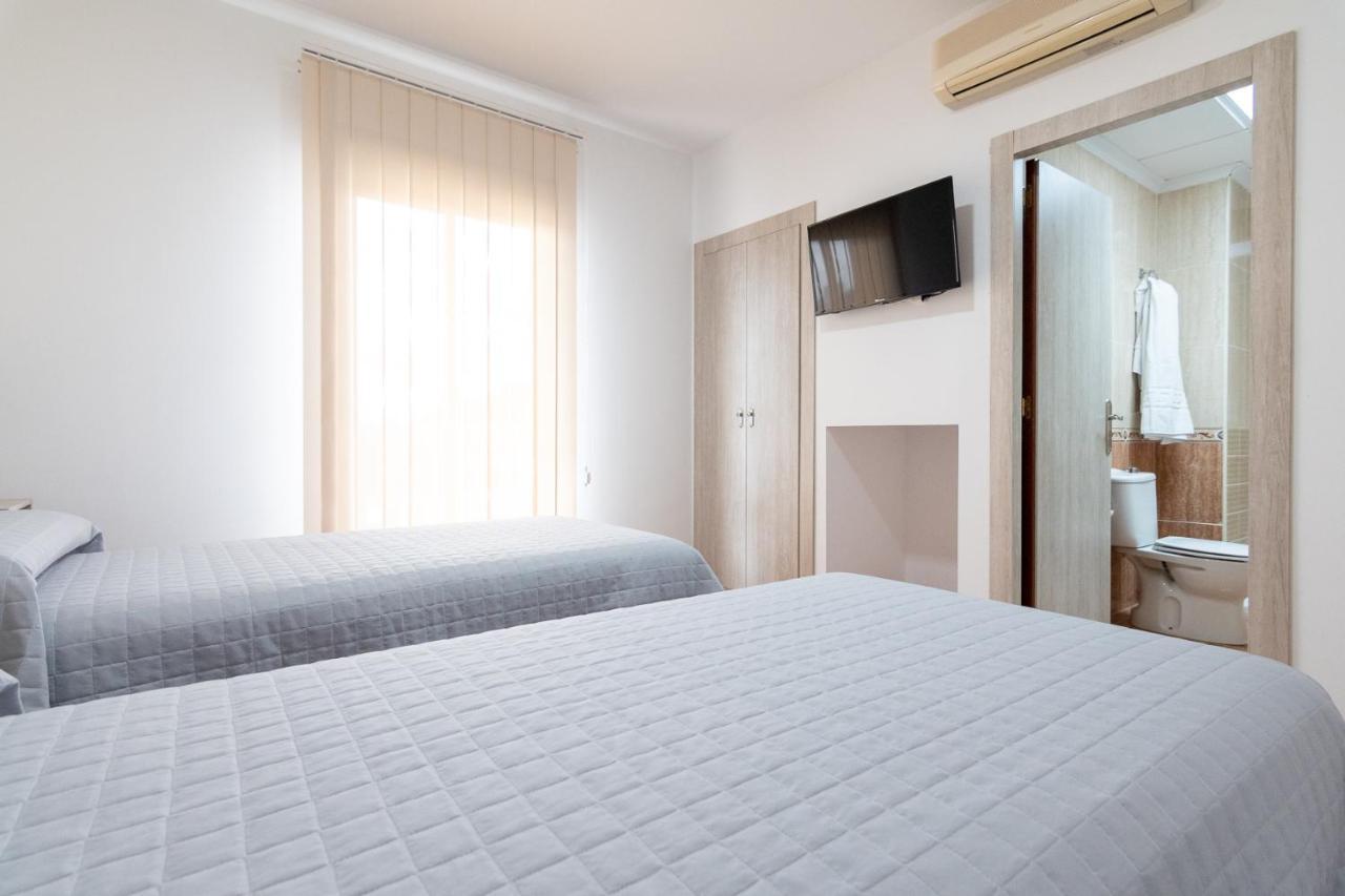 Hostal Vinuela San Pedro de Merida Extérieur photo