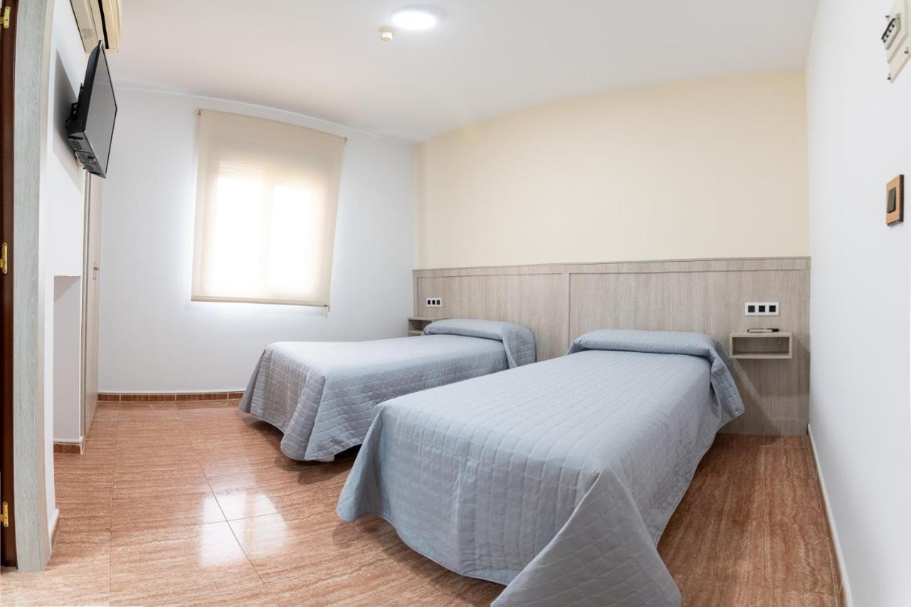 Hostal Vinuela San Pedro de Merida Extérieur photo