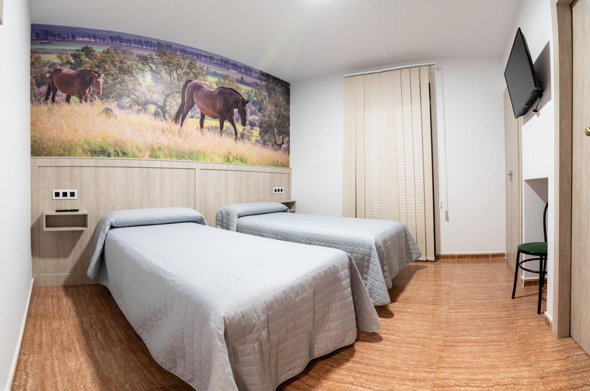 Hostal Vinuela San Pedro de Merida Extérieur photo