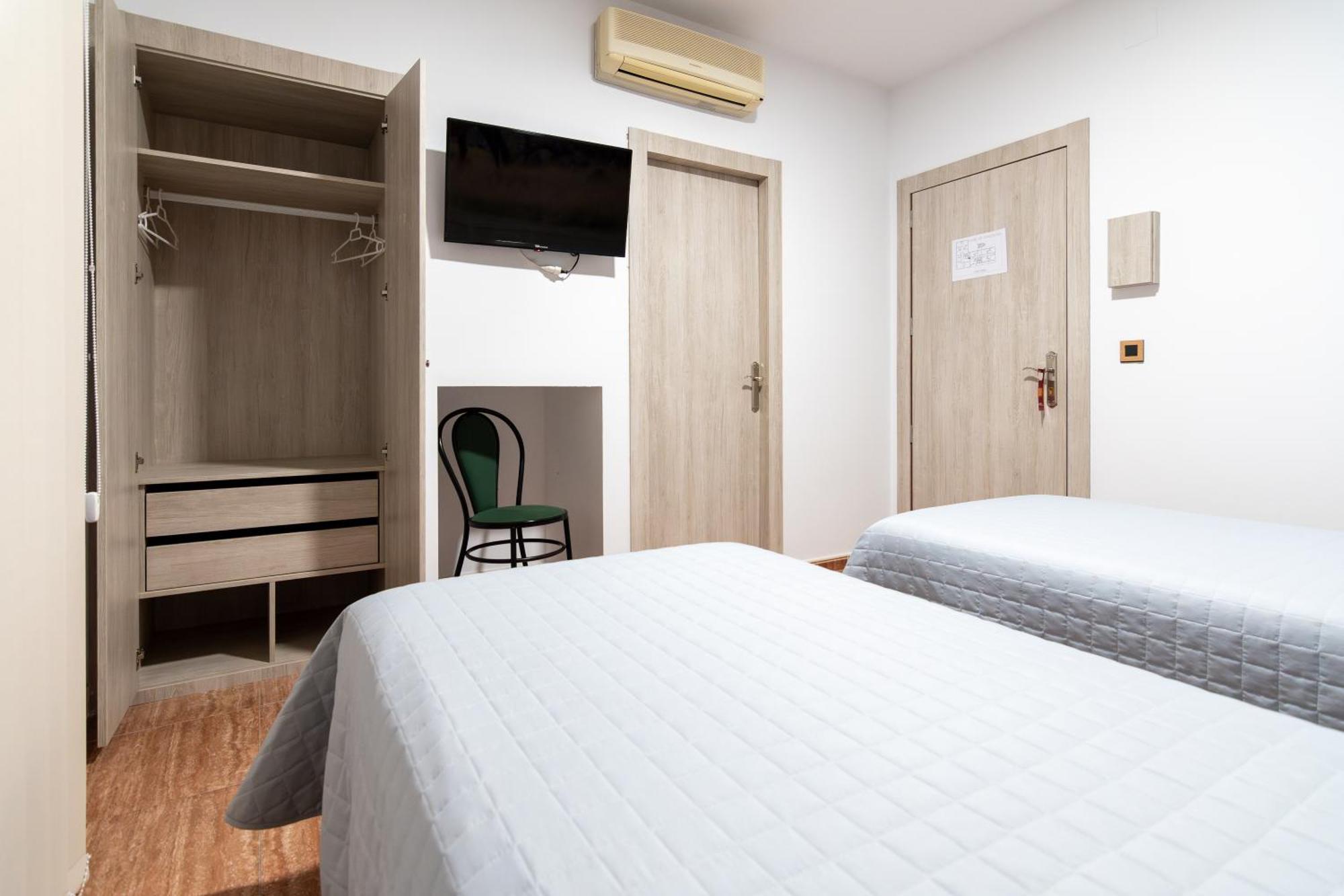 Hostal Vinuela San Pedro de Merida Extérieur photo